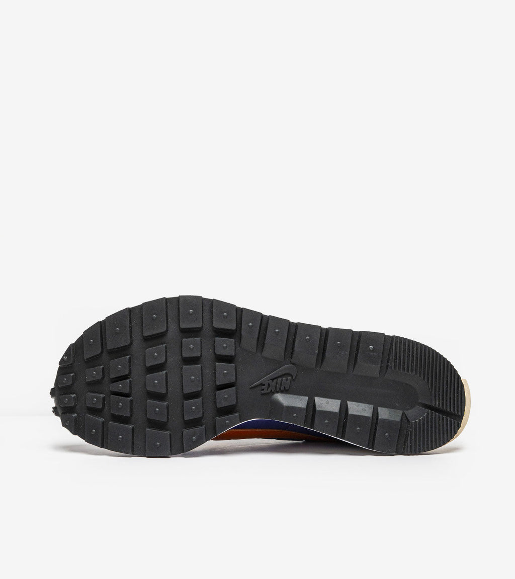 Nike Vaporwaffle sacai Dark Iris