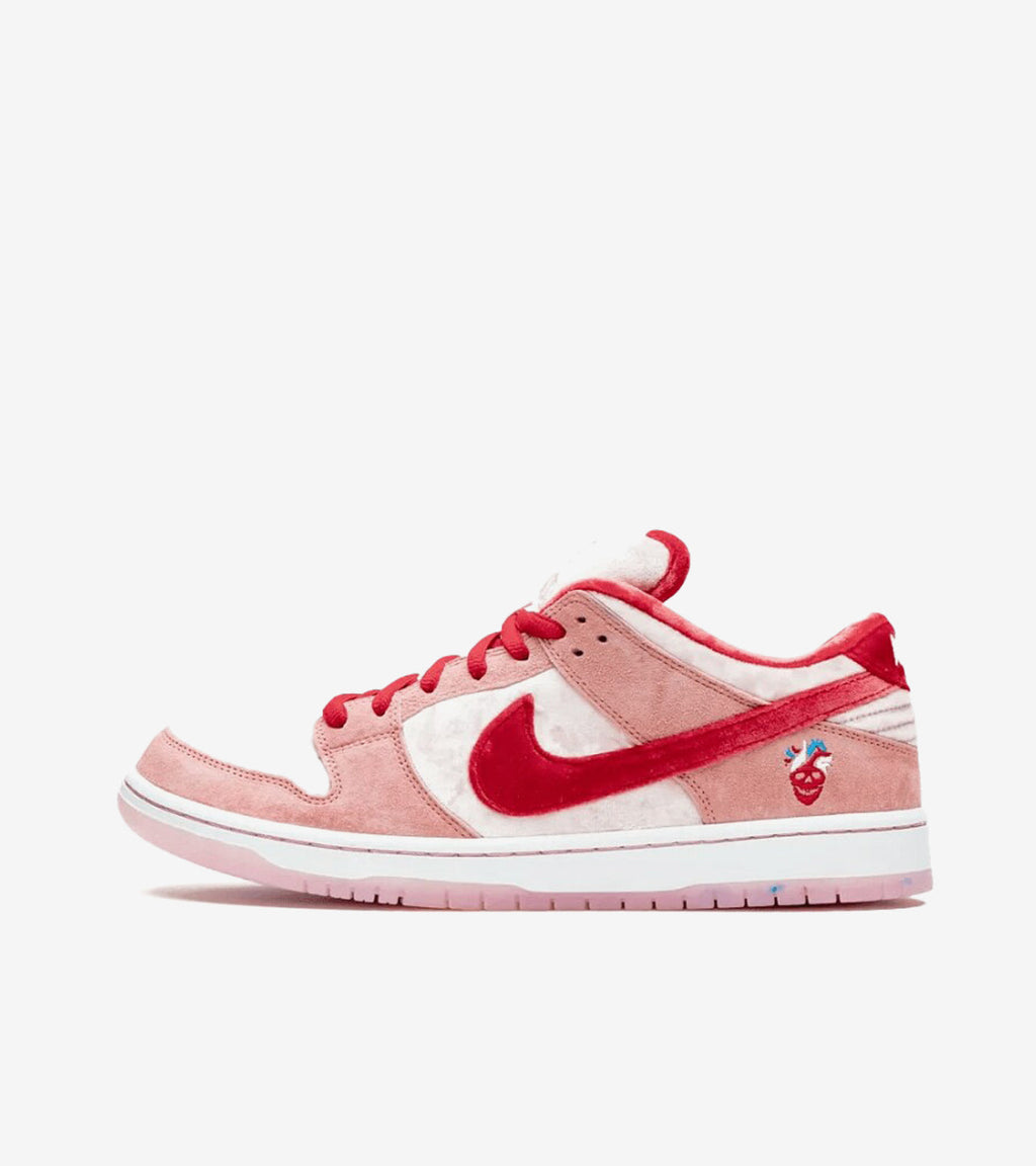 Nike SB Dunk Low StrangeLove Skateboards (Regular Box)